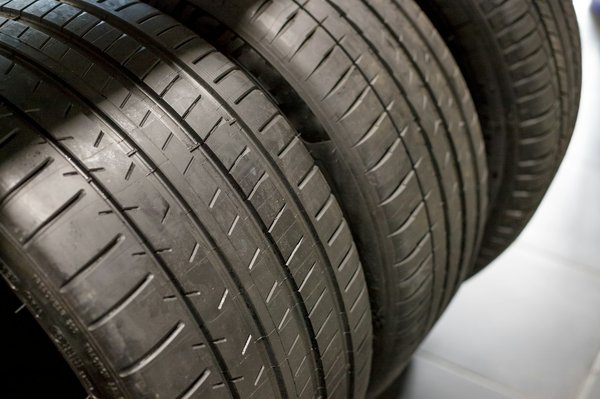 Comment choisir le bon pneu 235/55 R17 pour assurer la performance de votre véhicule ?